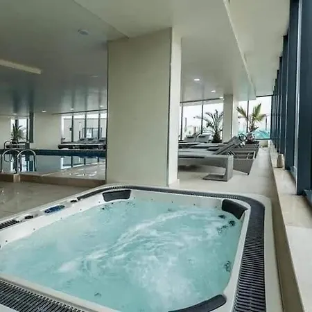 Cozy & Piscina Incalzita,gym,masaj,sauna,jacuzzy Apartman