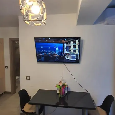 Cozy & Piscina Incalzita,gym,masaj,sauna,jacuzzy Apartman