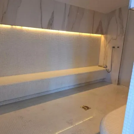 Cozy & Piscina Incalzita,gym,masaj,sauna,jacuzzy *