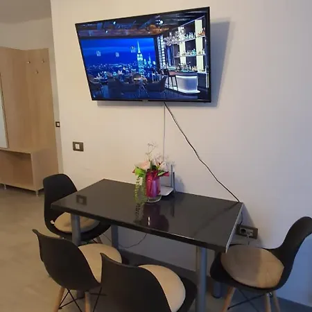 Cozy & Piscina Incalzita,gym,masaj,sauna,jacuzzy Apartman